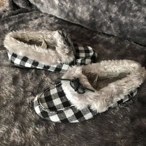 Vionic Women’s House Shoes Slippers 💕Size 8